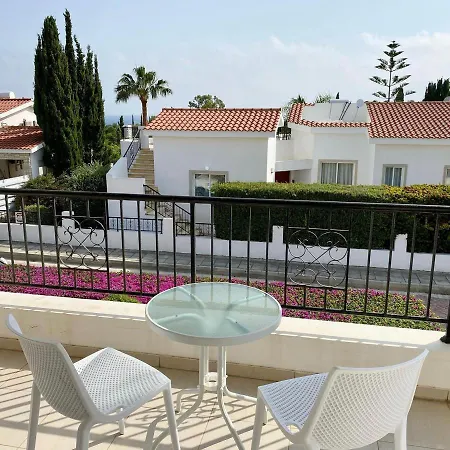 Cheerful 3 Bdr Near The Beach